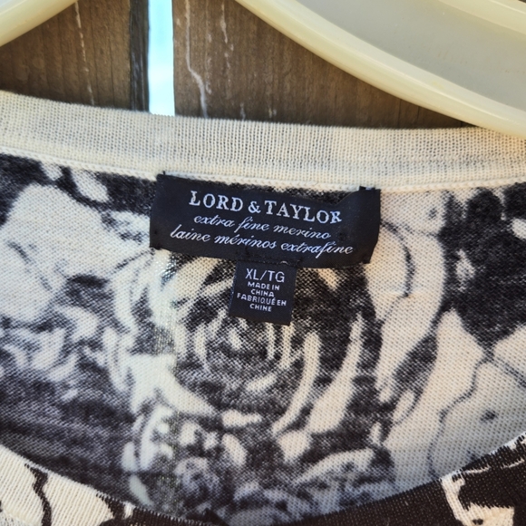 Lord and Taylor Roses Sweater - Picture 2 of 4